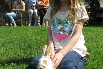 Ferien Bauernhof: Kaninchen und Kinder - Bio-Bauernhof Auernig