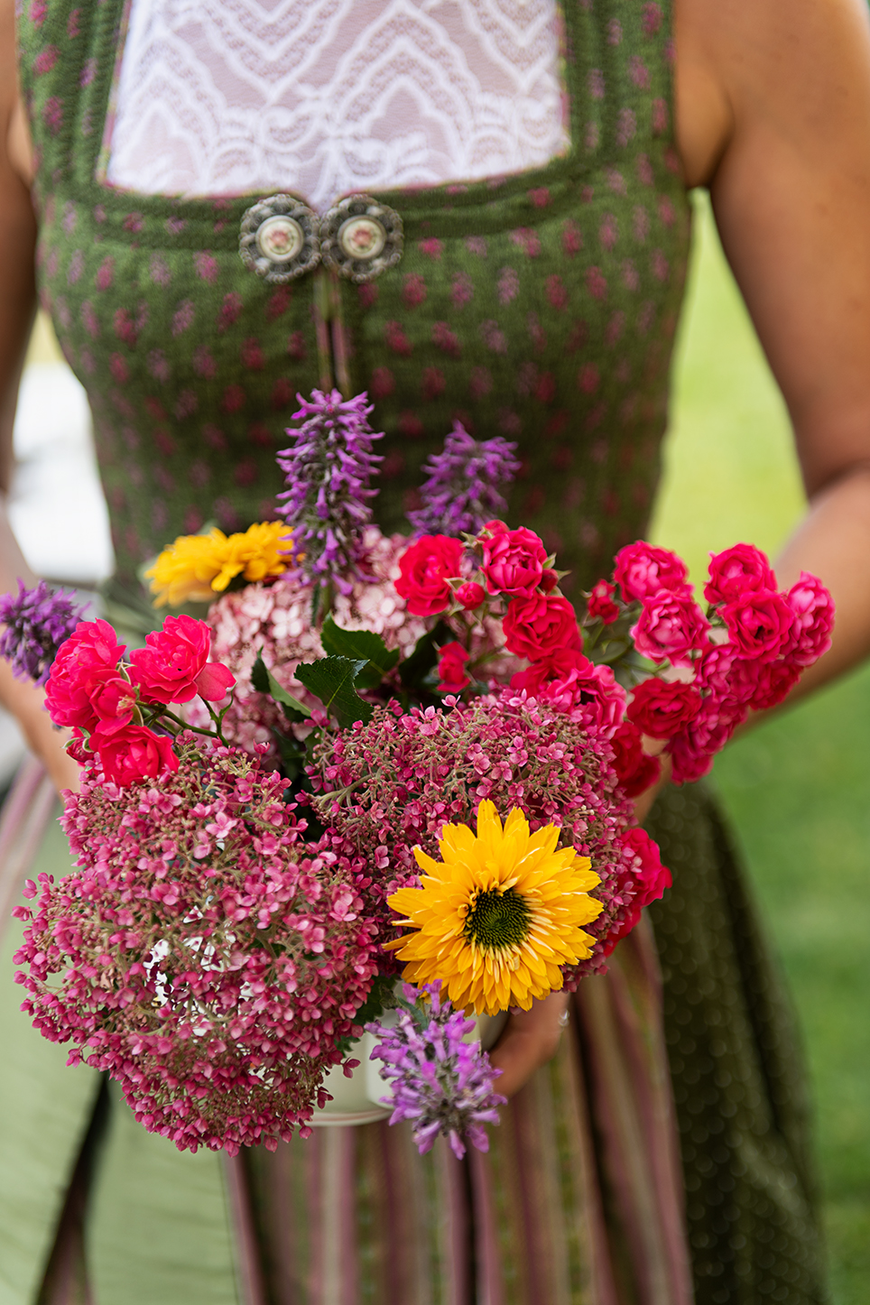 Unterkunft: Farbenfroher Sommer - Hochleben Chalets