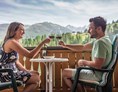 Ferien Bauernhof: Bauernhofurlaub in Kärnten - gemütliches Frühstück am Balkon, mit Blick auf die herrliche Bergwelt.  - Stembergerhof