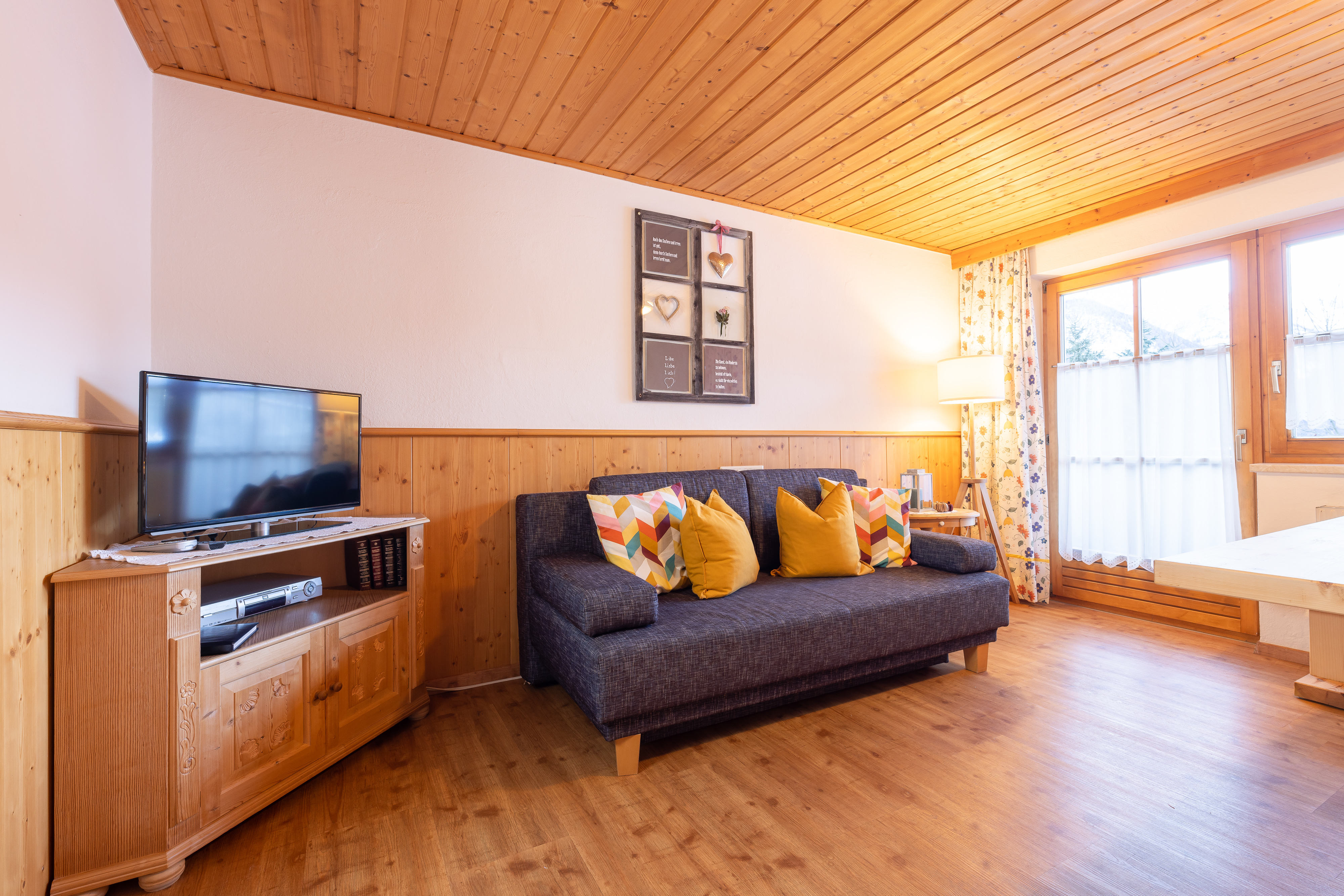 Unterkunft: Wohnzimmer - SERLES