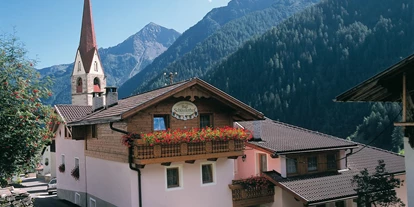 wakacje na farmie - Radwege - Südtirol - Herzlich willkommen bei Familie Auer am Bad Schüsslerhof in Lappach im Mühlwaldertal. Wir laden Sie ein, unsere Gäste zu sein, an einem traditionsreichen und idyllischen Ort zugleich. Gern verwöhnen wir Sie mit traditionellen Gerichten, ruhigen und sonnigen Zimmern und einem feinen „Badl“.
 - Bad Schuesslerhof