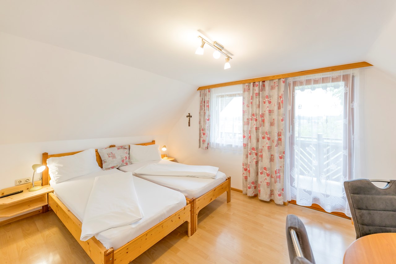 Pracher Ermi Presentatie van de kamers kamer met balkon