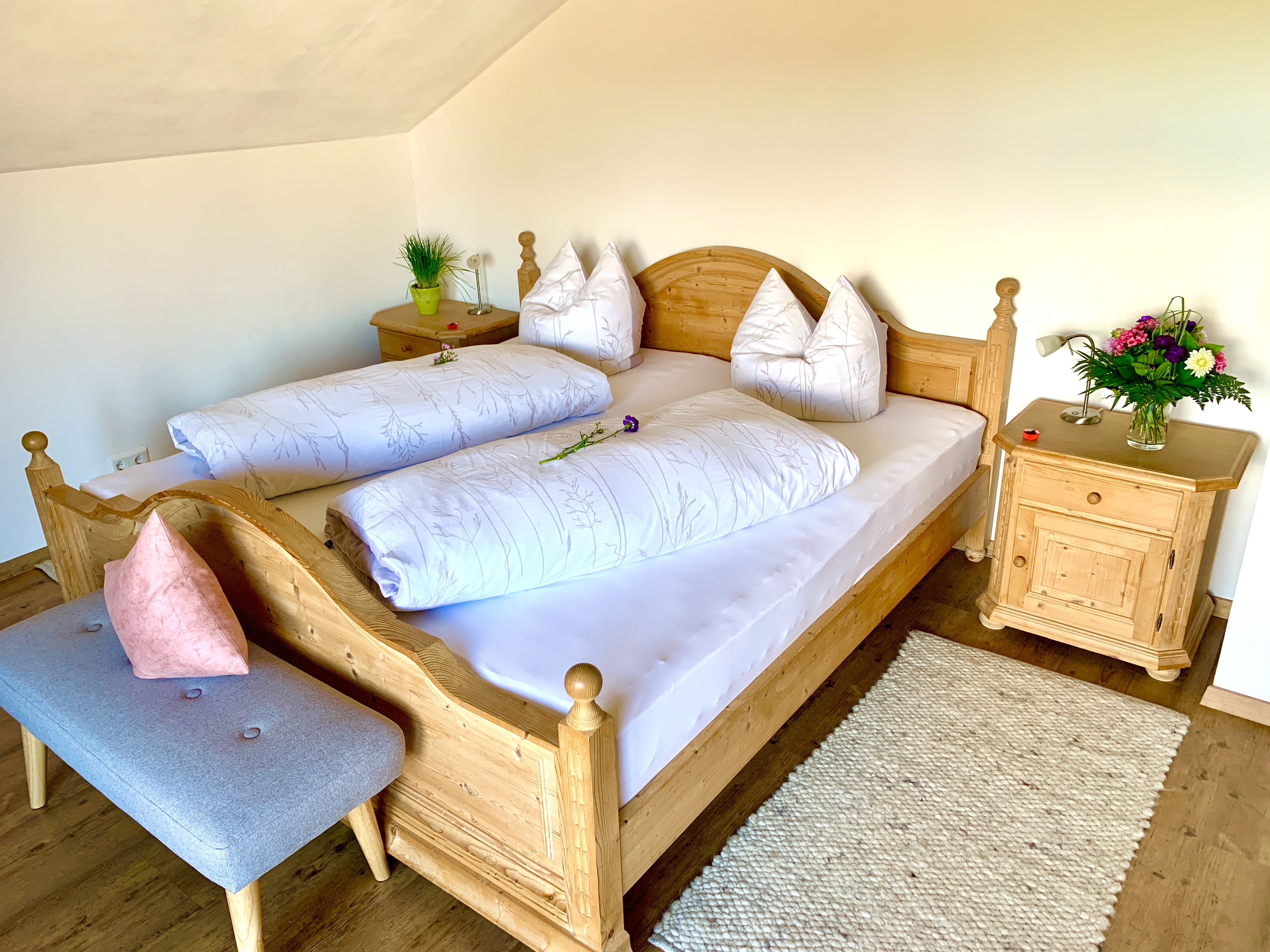 Urlaub auf dem Bauernhof - ideal für: Pärchen - Heimenkirch - FeWo Morgensonne Schlafzimmer - Müller´s Ferienhof