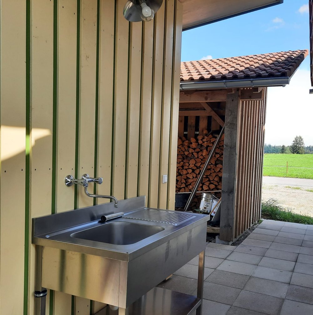 Ferien Bauernhof: Außenspüle - Mockenhof
