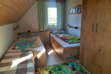 Ferien Bauernhof: Ferienwohnung "Linde" Kinderzimmer - Mockenhof