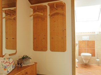 Ferienhof Linder am Forggensee Présentation des chambres toilettes invités séparées