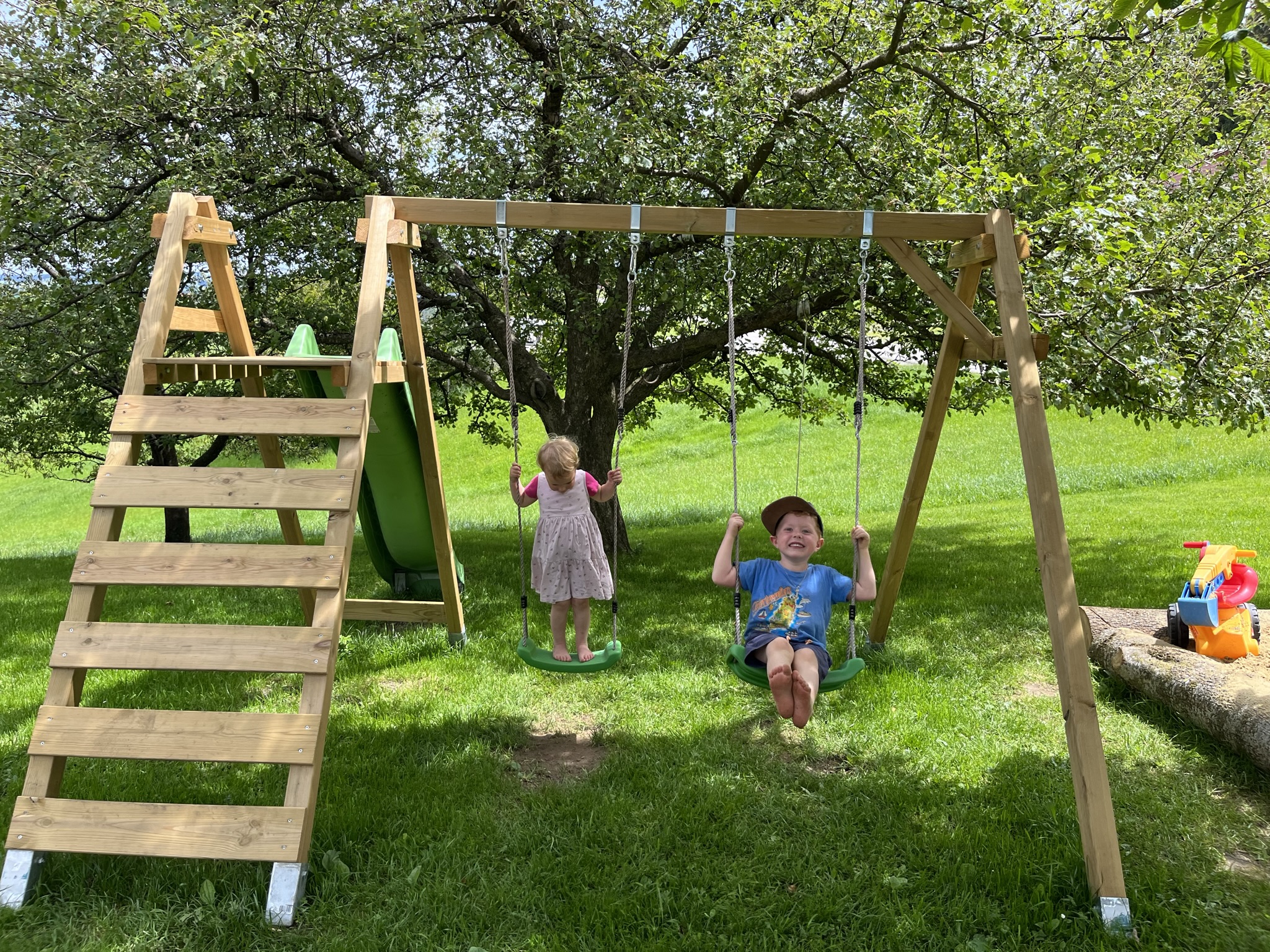 Ferien Bauernhof: Entdeckt unsere neue Schaukel. - Ferienhof Nägele