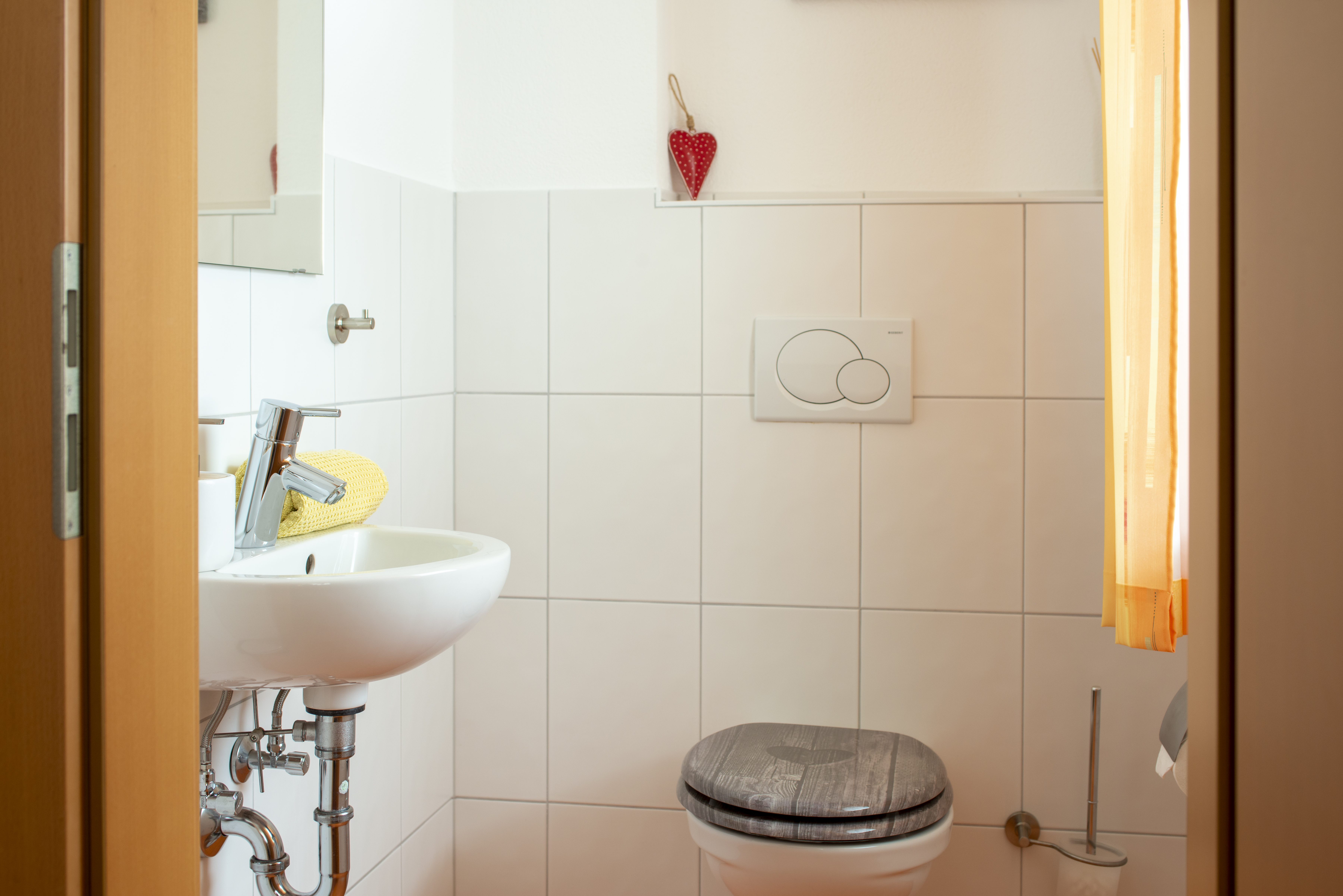 Ferien Bauernhof: Ferienwohnung Löwenzahn: Toilette - Ferienhof Nägele