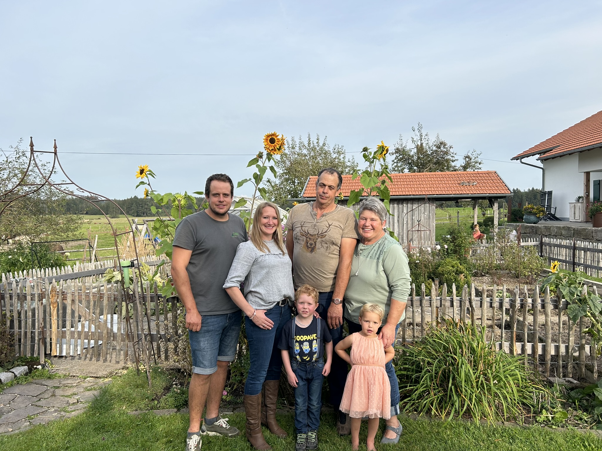 Urlaub auf dem Bauernhof - ideal für: Pärchen - Heimenkirch - Wir freuen uns darauf, Sie als Teil unserer Biohof-Familie in unsere Allgäuer Welt zu entführen und hoffen, dass Sie bei uns die schönste Zeit des Jahres verbringen.

Familie Stadler - Biohof Stadler