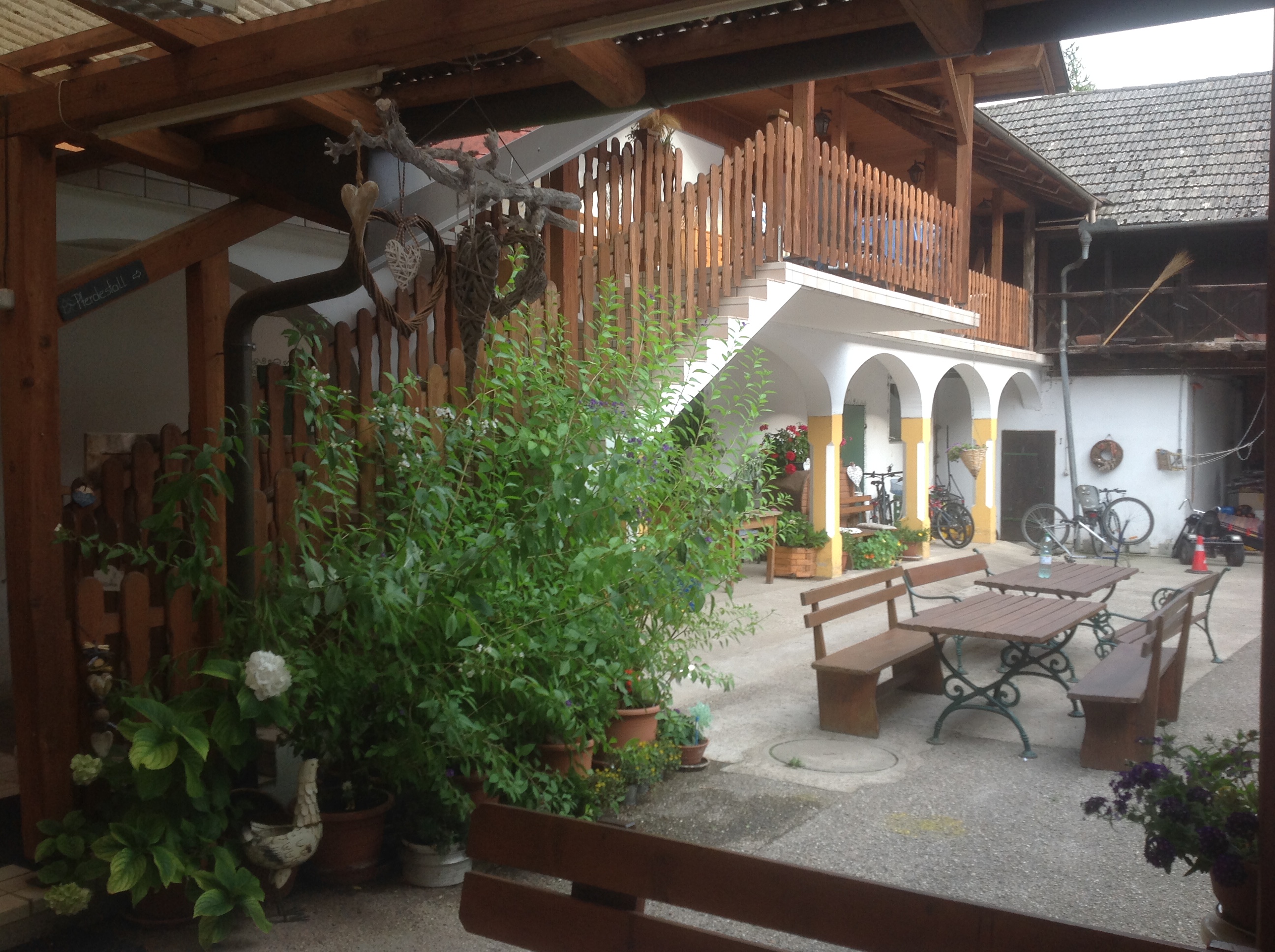 Urlaub auf dem Bauernhof - Ponyreiten - Niederösterreich - Toller Innenhof - Gaudihof Kaltenbrunner