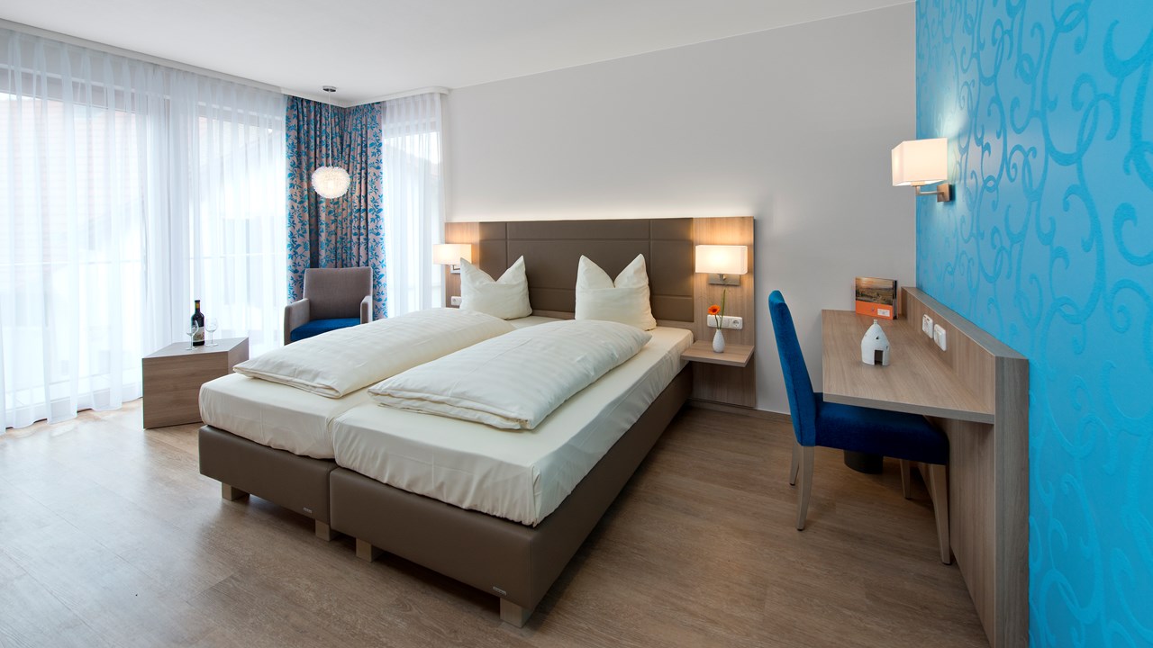 Weingut & Landhotel Strubel-Roos Presentation of the rooms Comfort double room