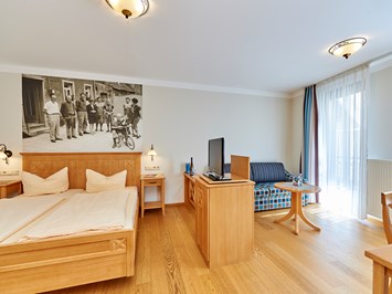 Weingut & Landhotel Strubel-Roos Presentation of the rooms Standard Double Room