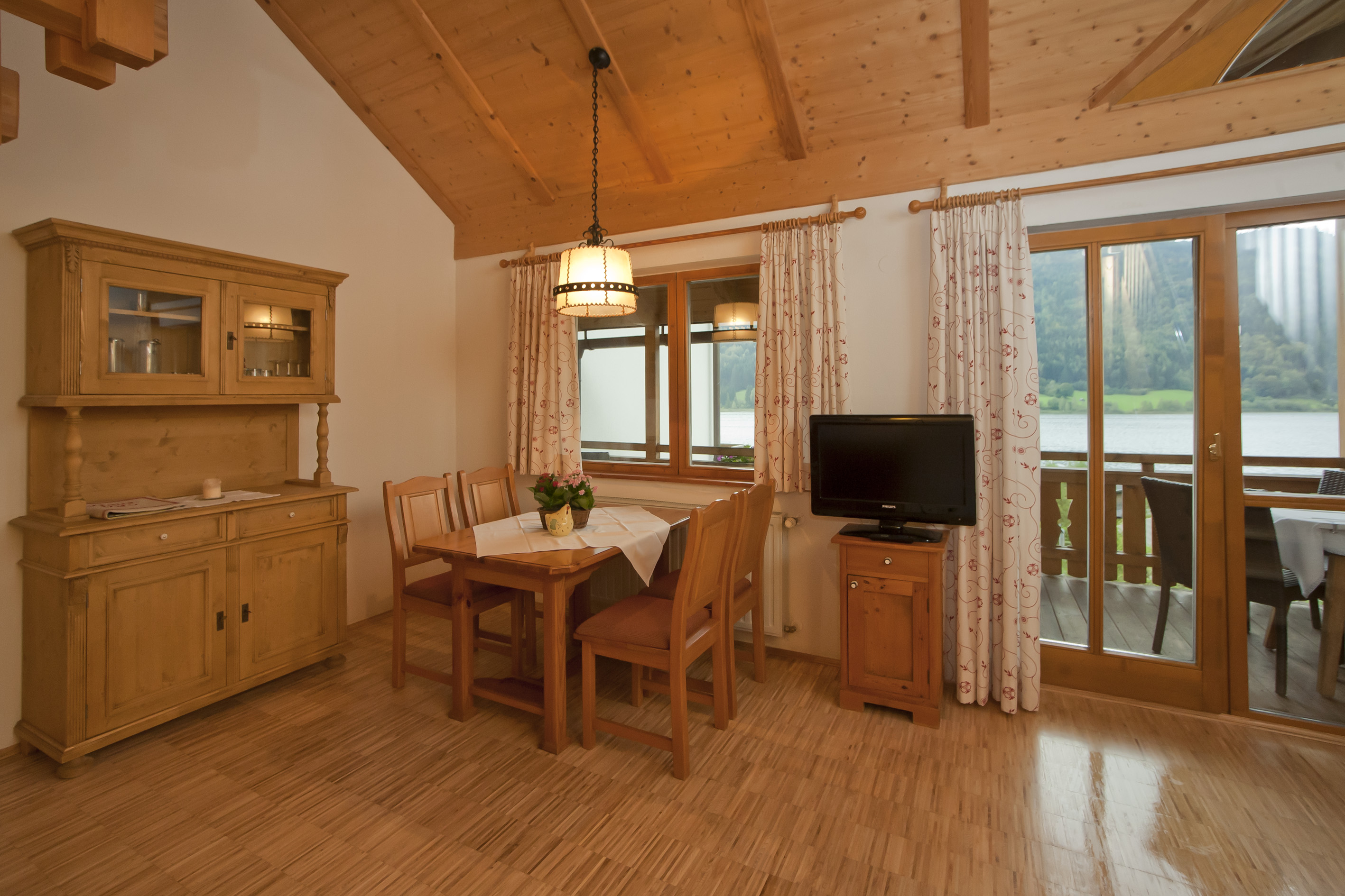 Ferienhof Obergasser & Pension Bergblick Vorstellung der Zimmer große Wohnungen für 2-5 Personen