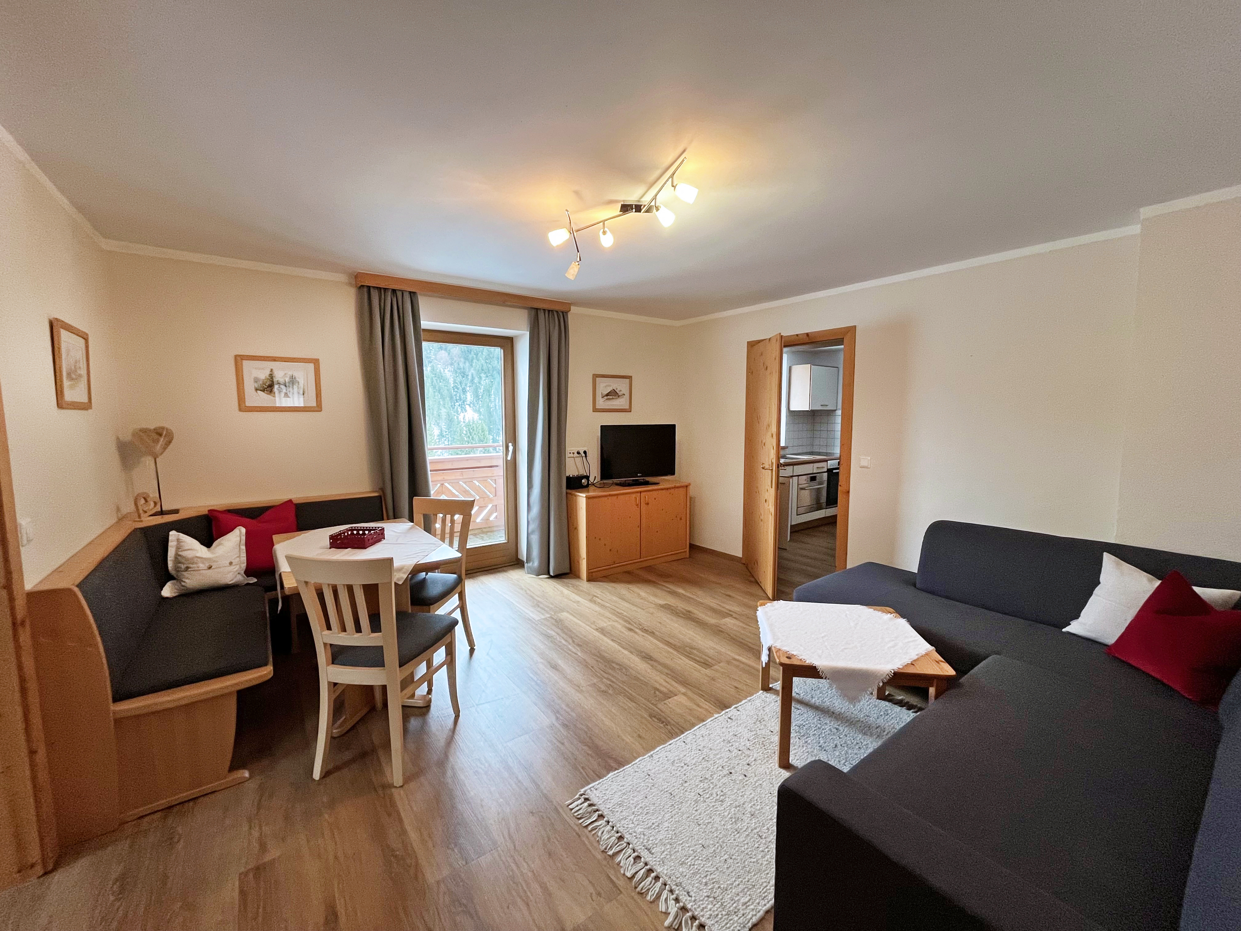 Mittersteghof Presentation of the rooms Apartment No. 1