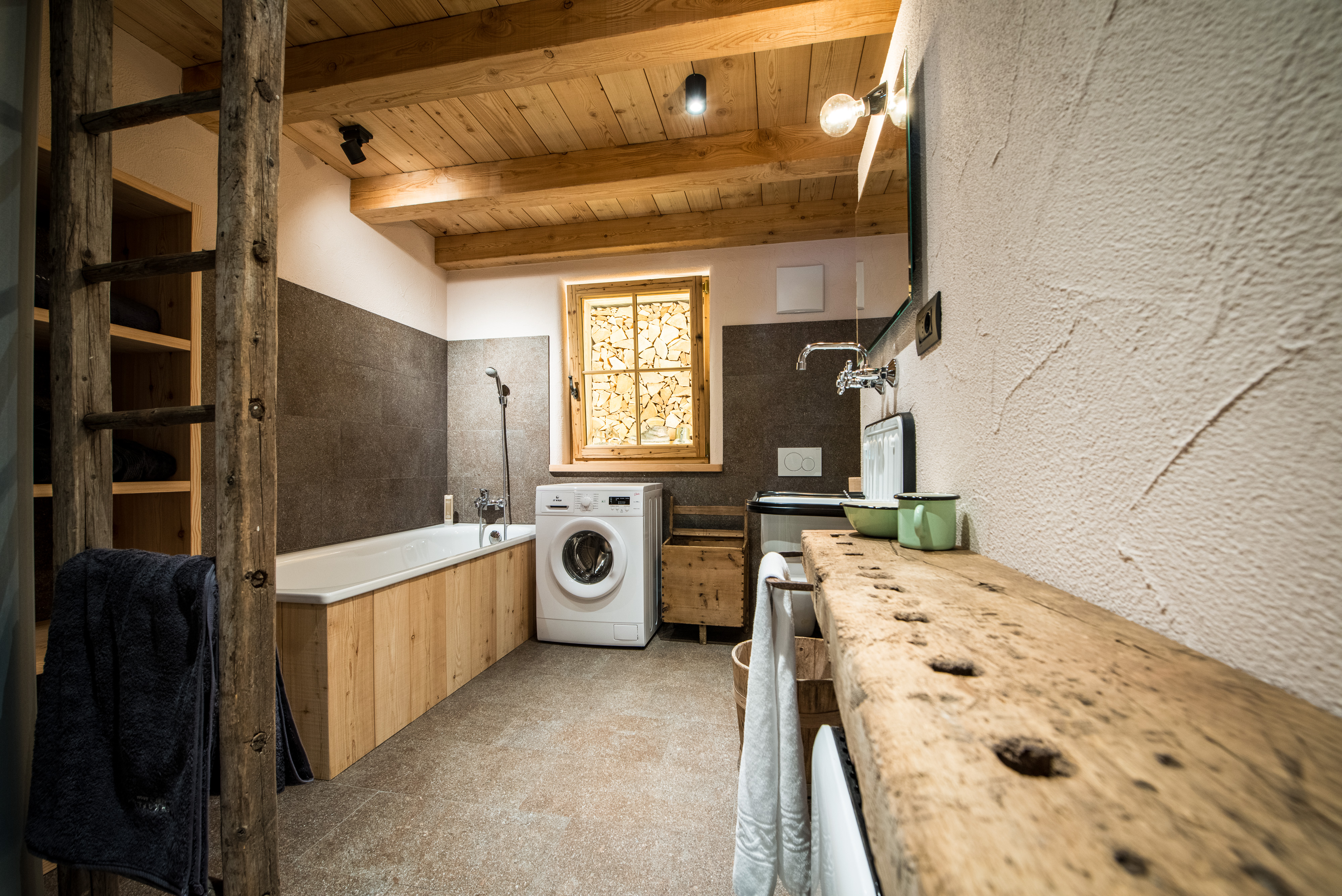 Ferien Bauernhof: Technikraum mit Waschmaschine - Oberkofl-Alm Chalet