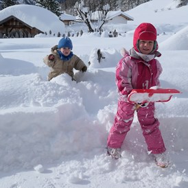 Ferien Bauernhof: Spaß im Schnee für die Kinder - Oberhof