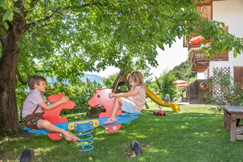 Ferien Bauernhof: Spielplatz - Wieserhof