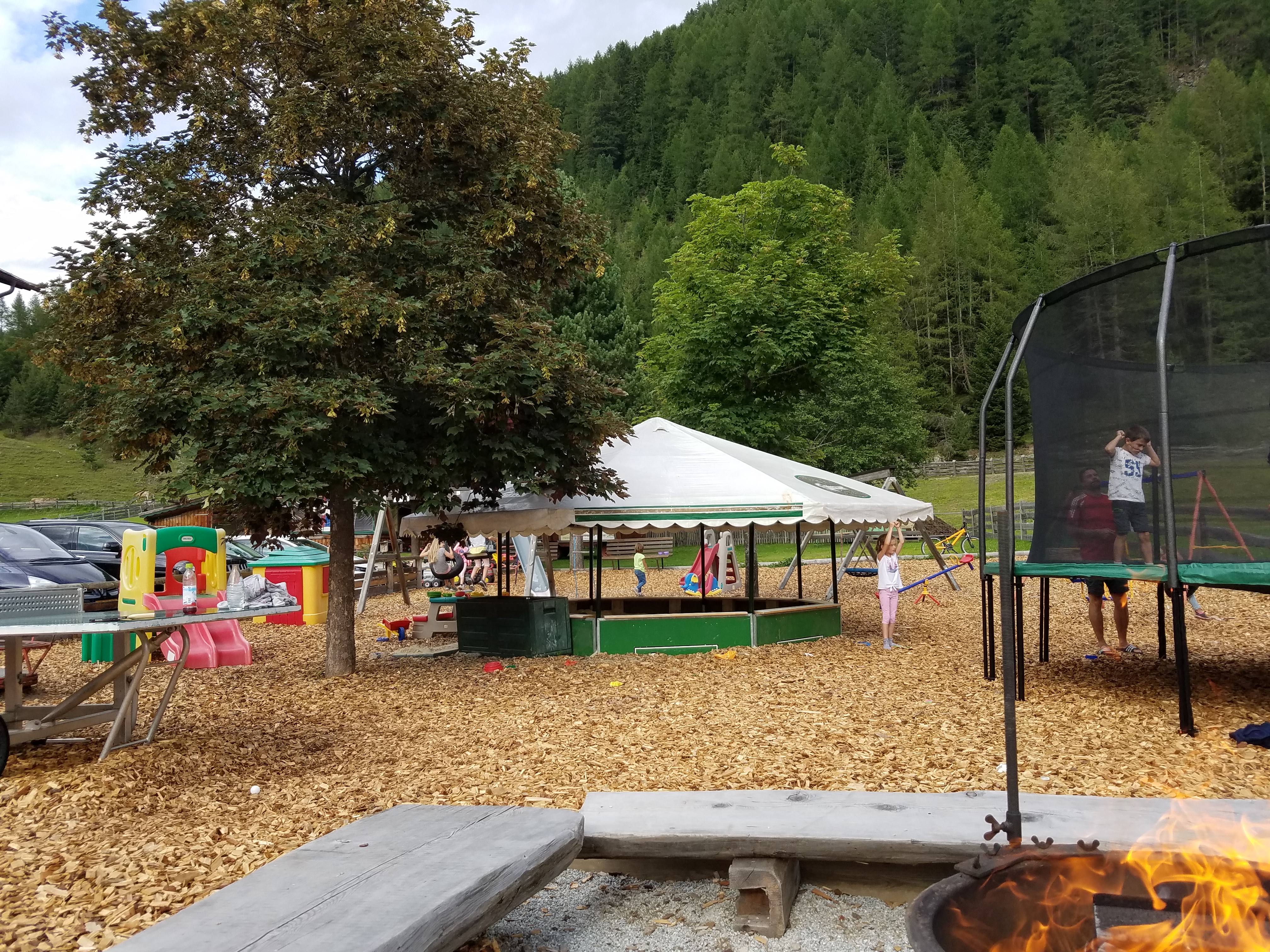Urlaub auf dem Bauernhof - Am Spielplatz kommt bestimmt keine Langeweile auf - Reiter- & Alpakahof Alpin Appart