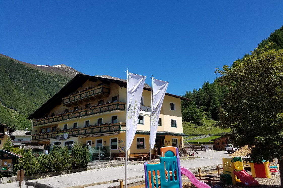 Ferien Bauernhof: Hausbild Sommer - Reiterhof Alpin Appart