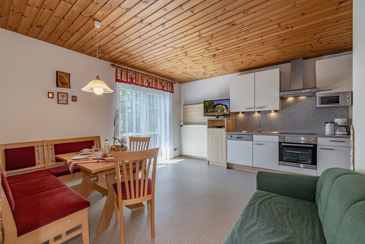 Bauernhof Oberlöffele Vorstellung der Zimmer Ferienwohnung Zweikofel