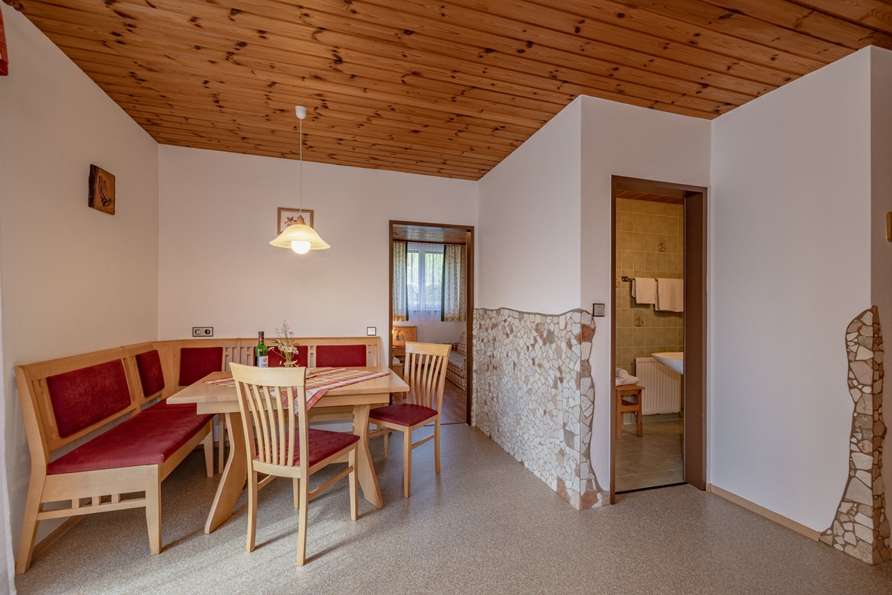 Bauernhof Oberlöffele Vorstellung der Zimmer Ferienwohnung Rosskofel