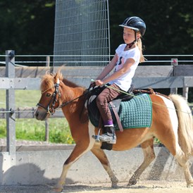 Ferien Bauernhof: Pony reiten mit unserer Stute Lucca - Hochgallinger Hof