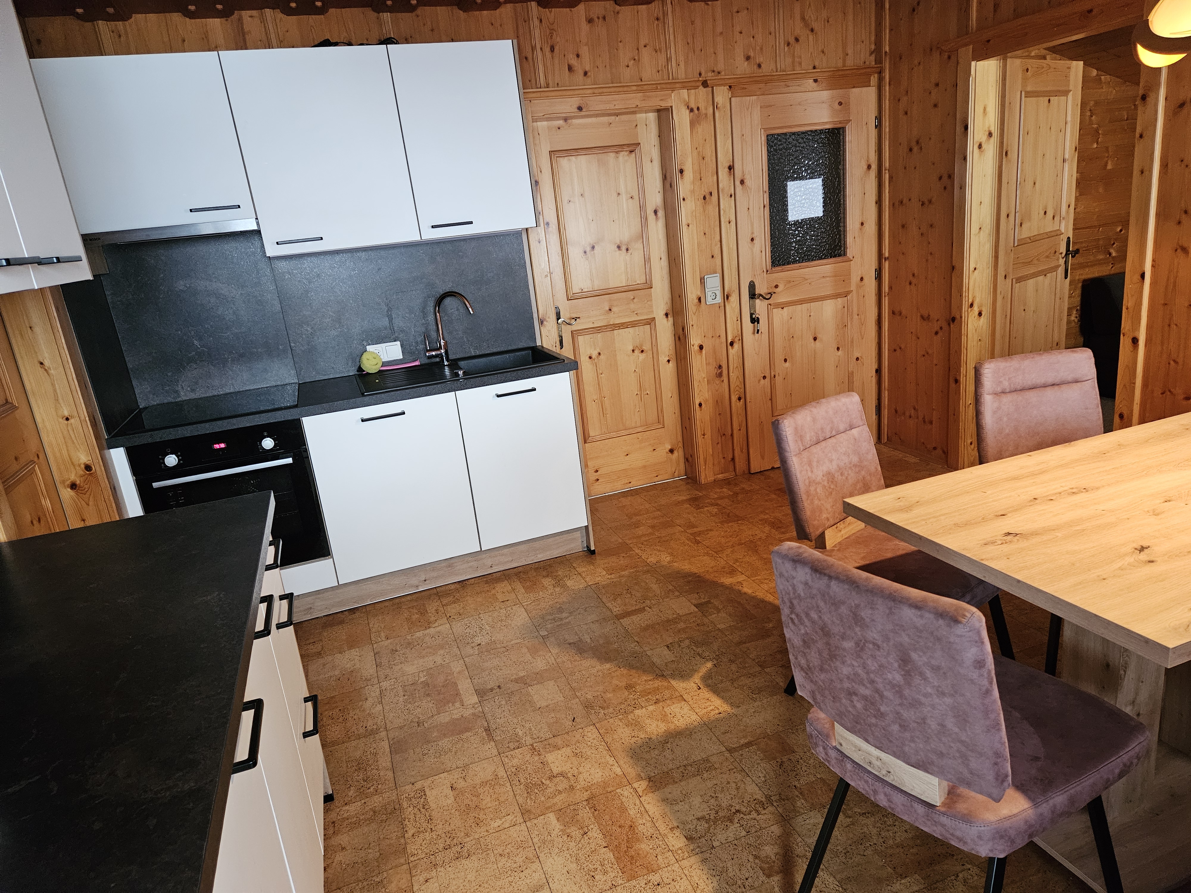 Ferien Bauernhof: Küchenzeile Talblick

Meet & Eat - Steinerbauer - Urlaub am Biokinderbauernhof - Kamer