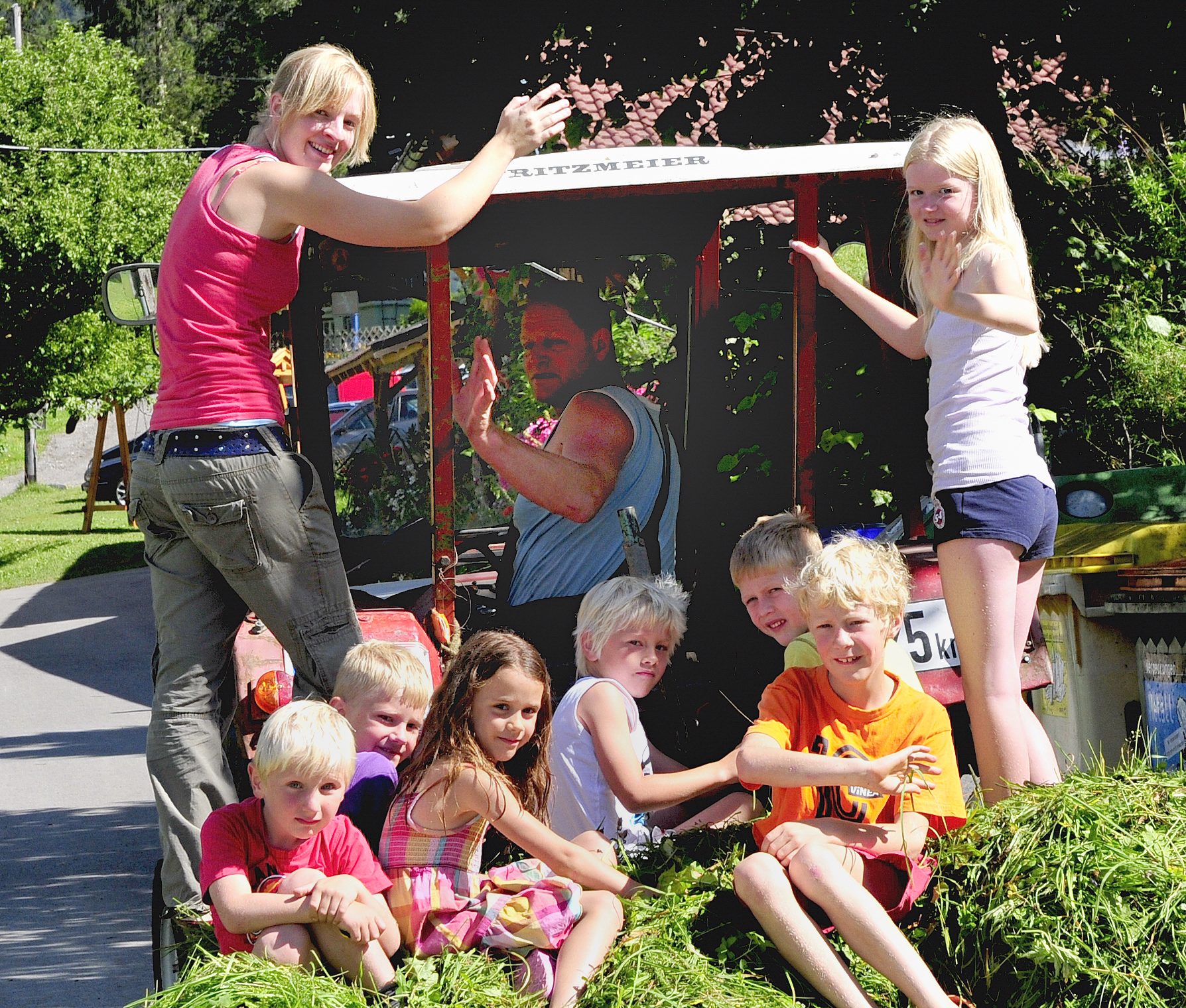 Ferien Bauernhof: Traktorfahrten - Camping Lindlerhof am See
