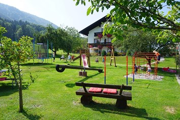 Ferien Bauernhof: unser Spielplatz - Wastelbauerhof