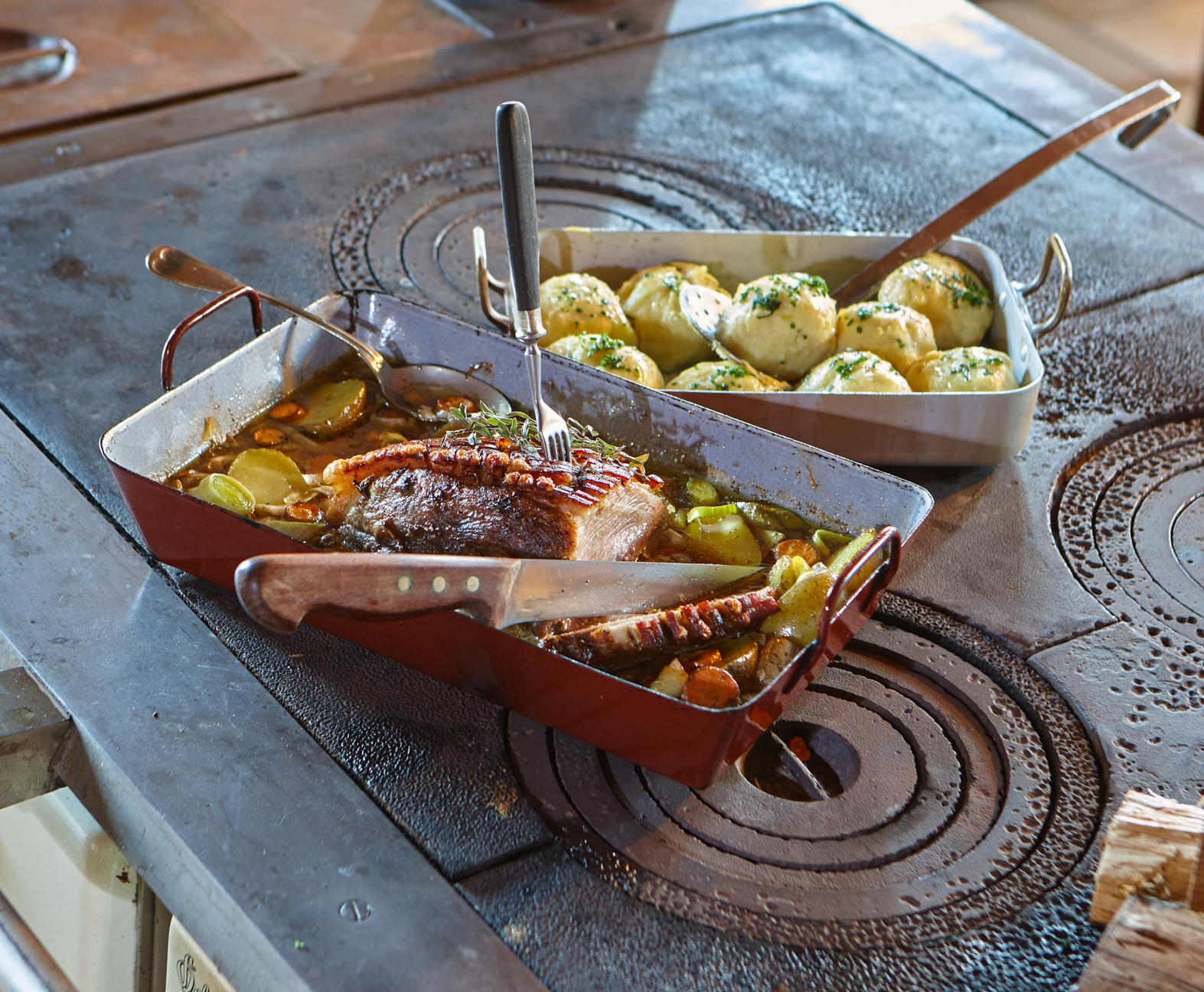 Ferien Bauernhof: Bratl mit Knödl vom uralten Holzherd im Nobahof - Nobahof am Wilden Kaiser