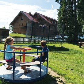 Ferien Bauernhof: Spielplatz - BIO - Hotel - Alpengasthof Koralpenblick