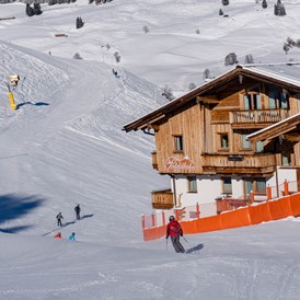 Ferien Bauernhof: Skiurlaub direkt an der Skipiste - Ferienwohnungen Perfeldhof