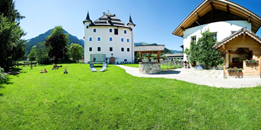 Urlaub auf dem Bauernhof - Schloss Saalhof Außenansicht - Schloss Saalhof