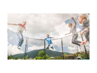 Urlaub auf dem Bauernhof - Tiroler Unterland - Familotel Landgut Furtherwirt  Sommerferien: All-Inclusive Premium, Badesee + Hallenbad für Groß + Klein