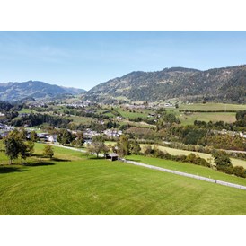 Ferien Bauernhof: Aussicht in Richtung Schwarzach bzw. St. Veit - Bauernhof Sonnenhuab 