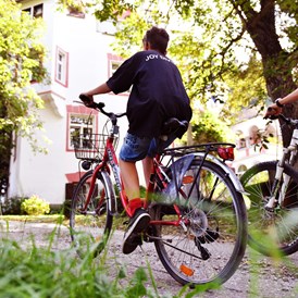 Ferien Bauernhof: bei uns können Sie einfache Stadträder leihen! Brixen erreichen Sie in 20 min mit dem Rad. Der Radweg ist beginnt direkt am Hof. - Biogutshof Castel Campan