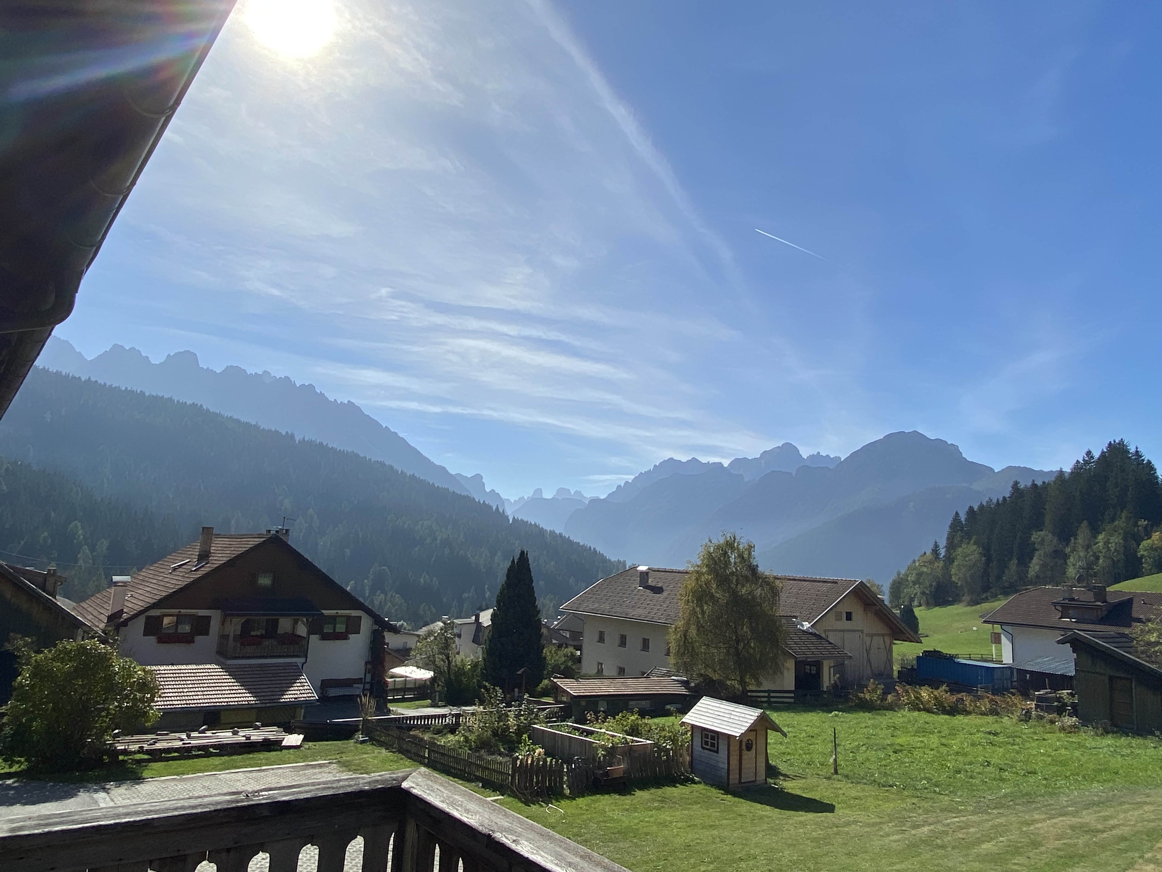 Urlaub auf dem Bauernhof - Blumen-Klassifizierung: 2 Blumen - St. Martin 35 - Ausblick von der Terrasse auf die Dolomiten  - Hof Summerer