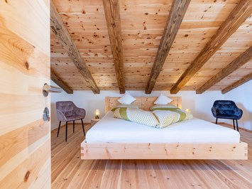 Grotthof  Vorstellung der Zimmer Viel Holz und Liebe zum Detail