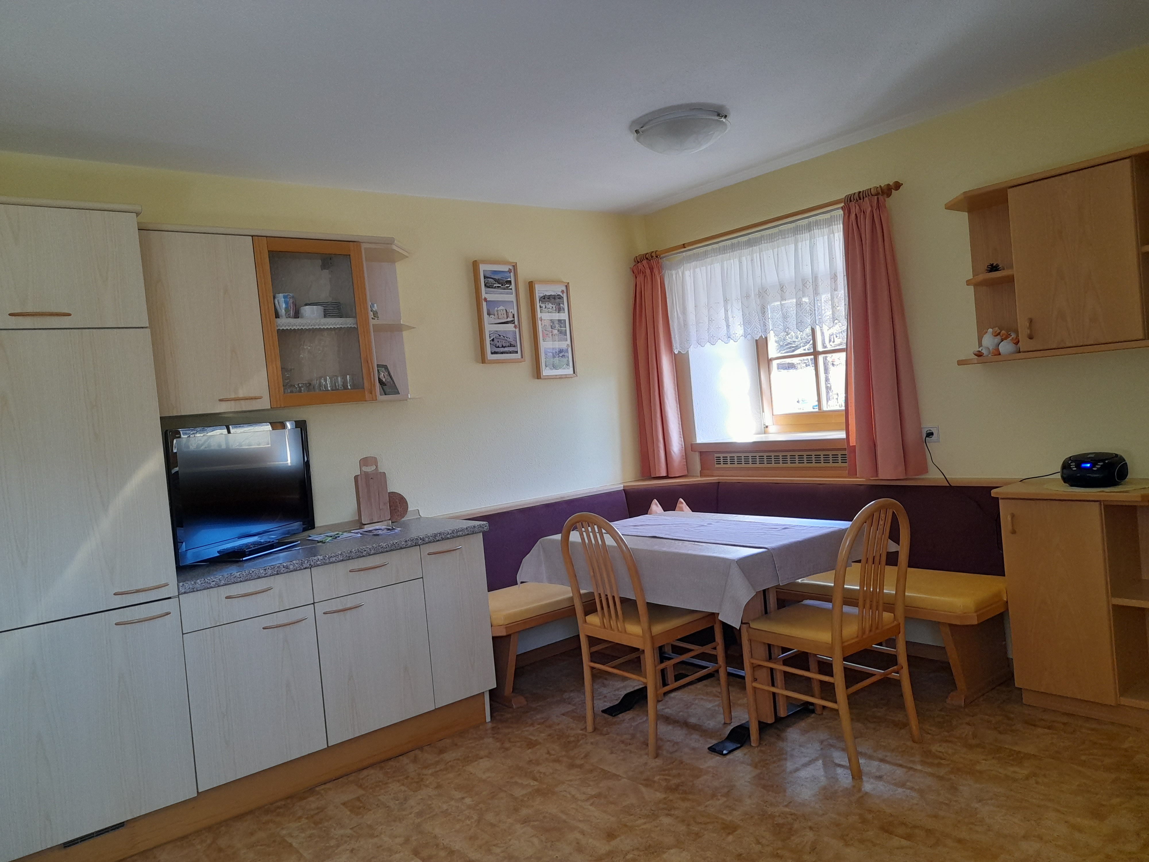 Ferien Bauernhof: KÜCHE Wohnung 3 - Ferienwohnungen Oberwieserhof