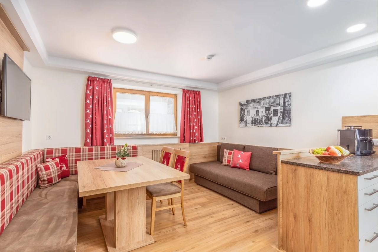 Tobhartbauer Presentation of the rooms Bernkogel holiday apartment in the country house