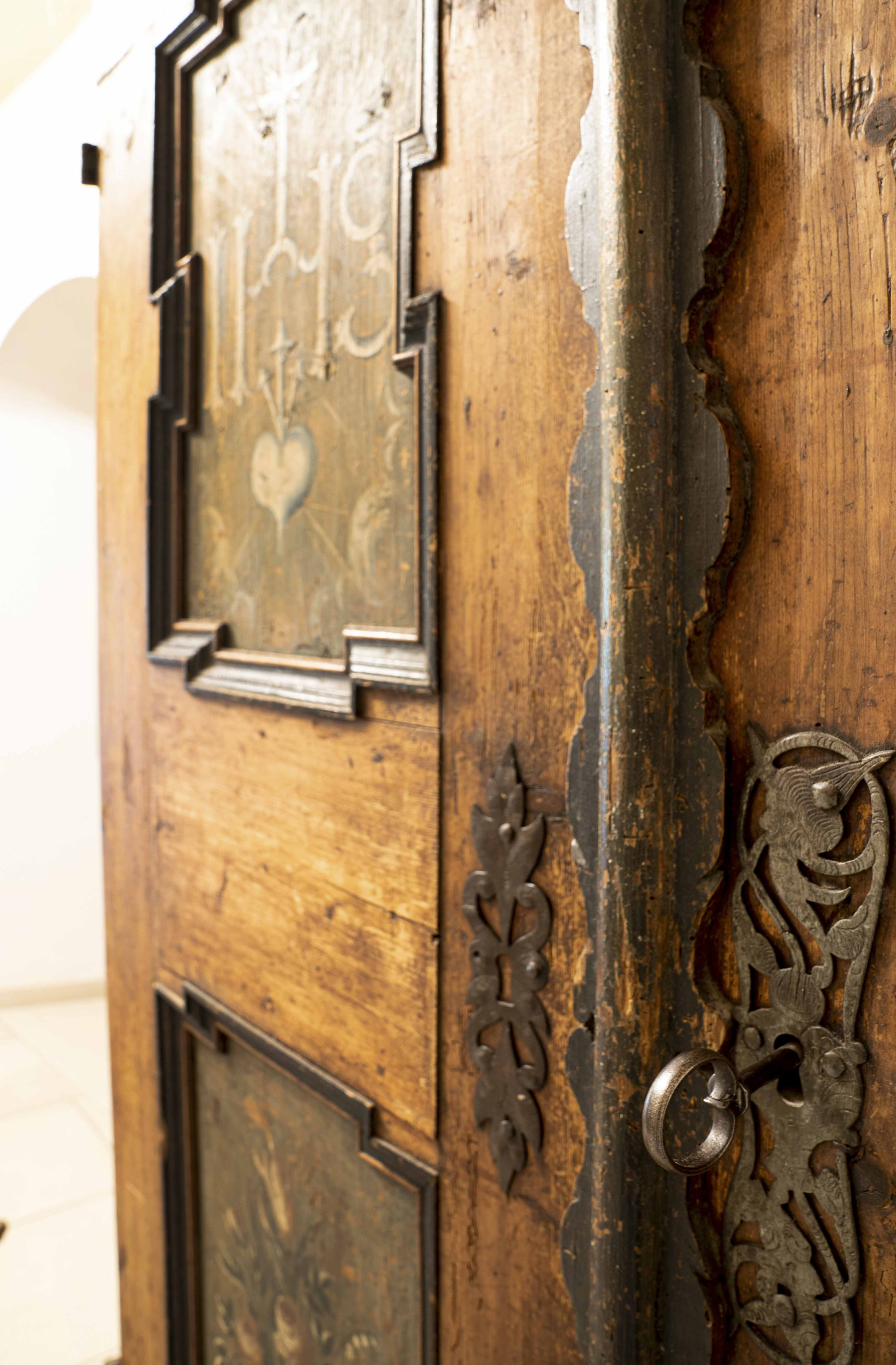 Urlaub auf dem Bauernhof - Ladestation: für E-Bikes - Alter Bauernschrank - Kobelerhof