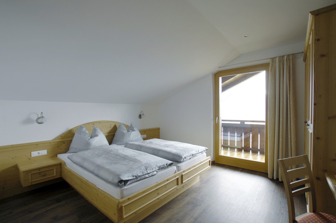 Oberötzbauerhof Predstavitev prostorov Apartma Enzian