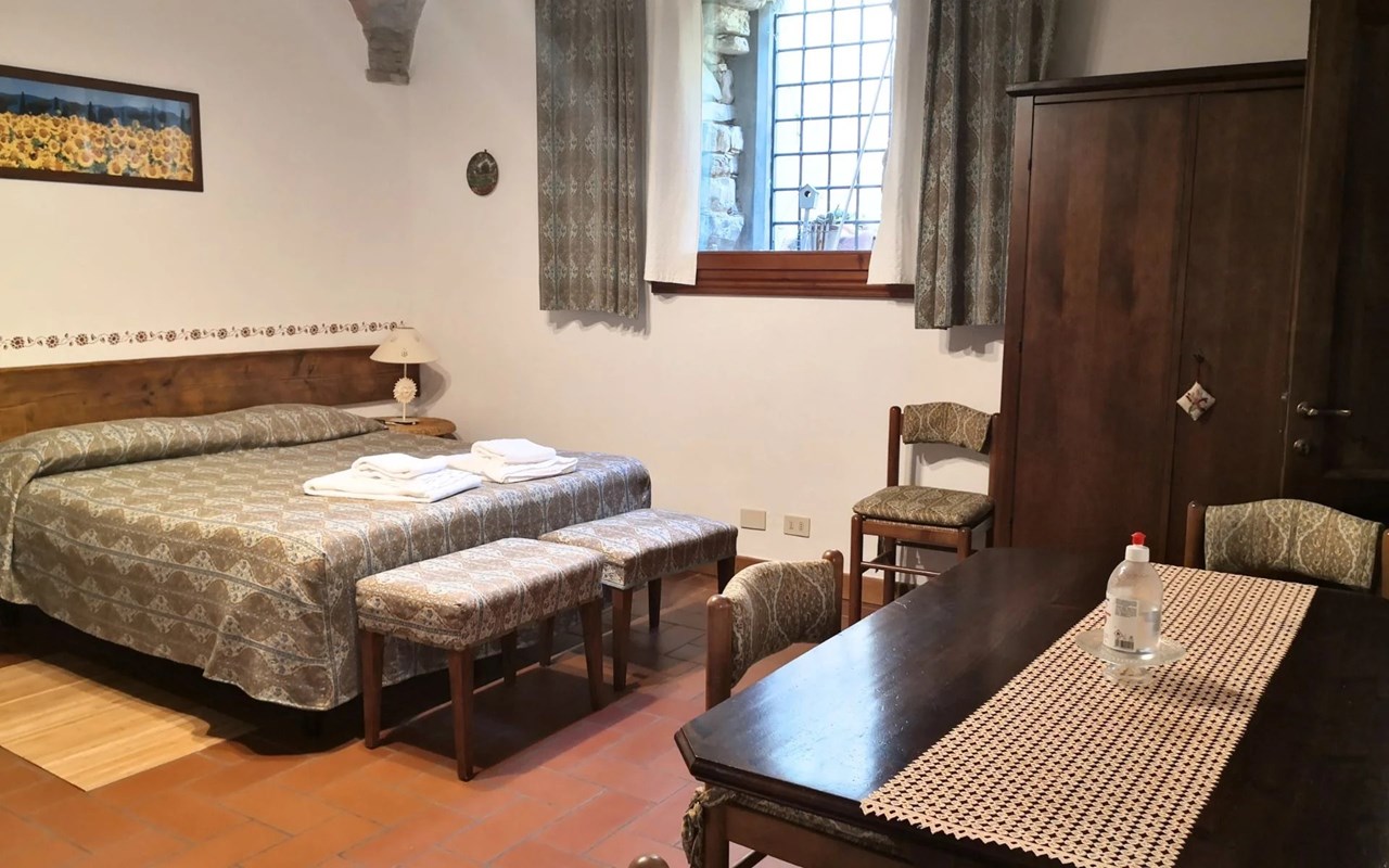 Agriturismo Fattoria di Poggiopiano  Vorstellung der Zimmer KELLER IM SCHATTEN