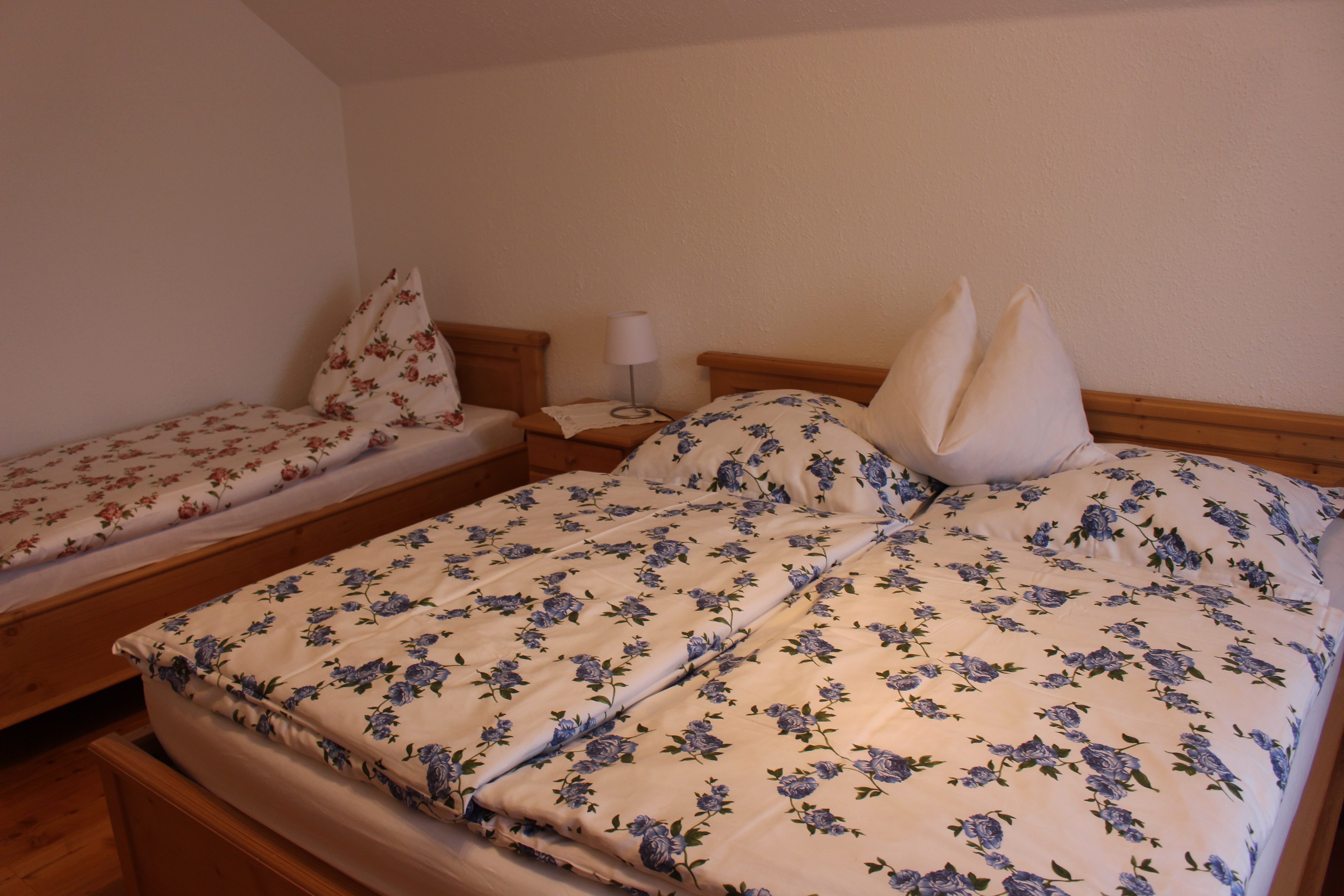 Bio Bauernhof Braun Presentation of the rooms Courtyard view 1