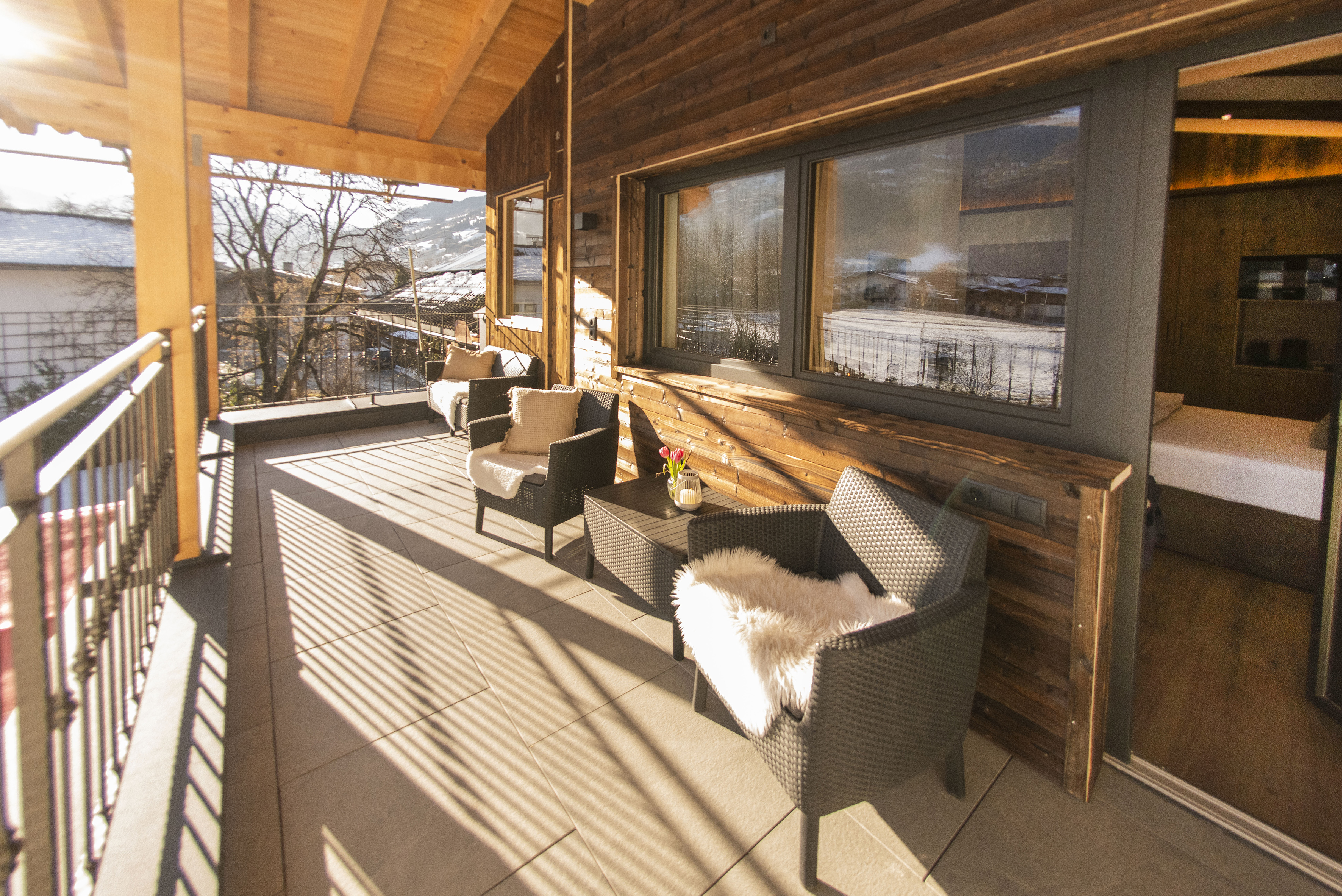 Ferien Bauernhof: Terrasse Zimmer Morgensonne - Schustererhof