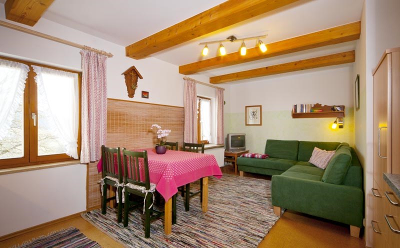 Lehner-Hof Vorstellung der Zimmer Ferienwohnung Garten