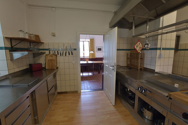 Ferien Bauernhof: Ferienwohnung Seeweide auf dem Hof Luisenau

Freunde einer ambitionierten Küche werden erfreut sein über eine große ehemalige Profiküche, die Lust auf Kochen und auf die Zubereitung von Speisen verspüren. - Ferienhof Luisenau