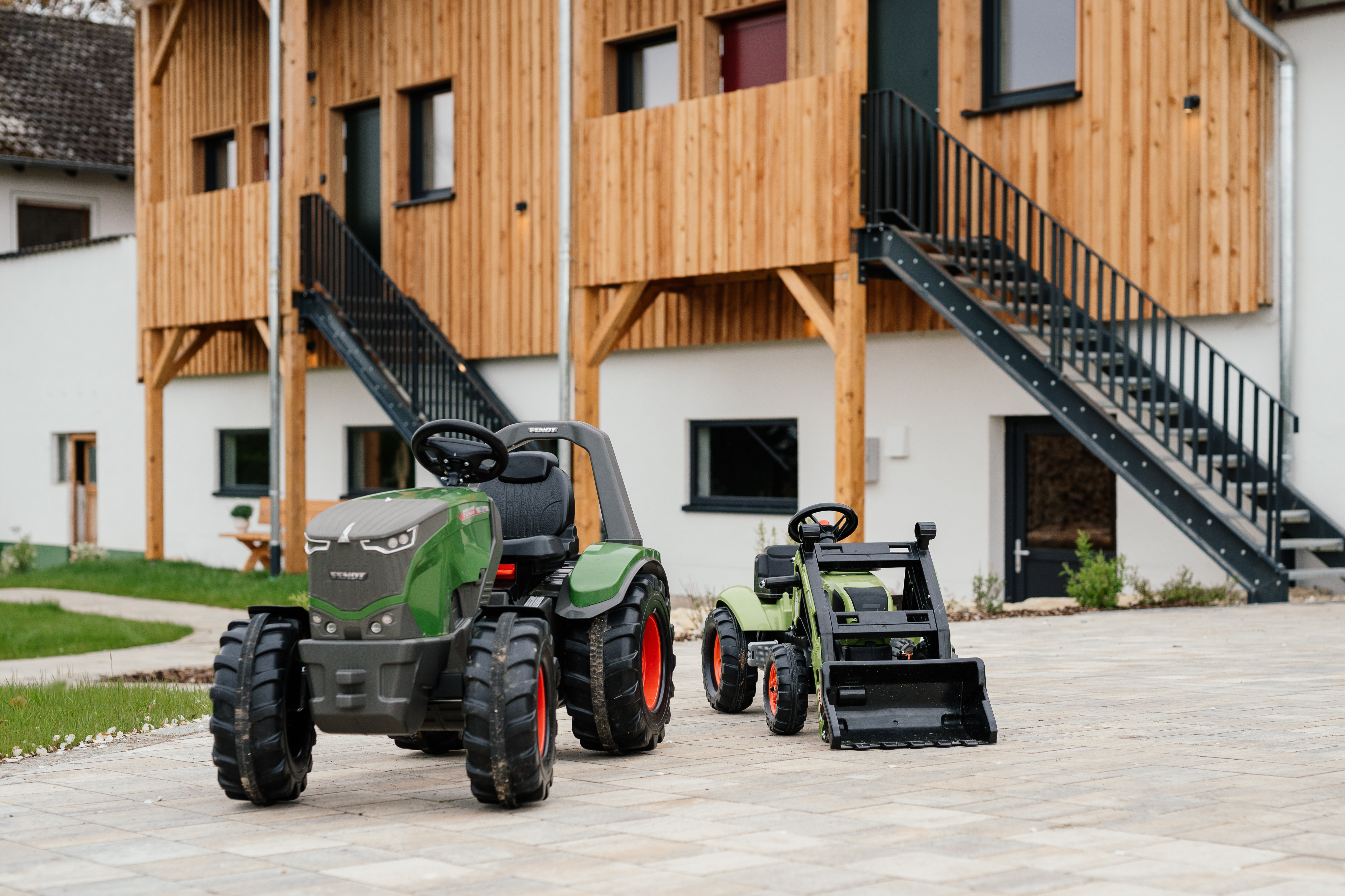 Ferien Bauernhof: Fuhrpark - Raschbrunnenhof - Ökolandbau & Erholung