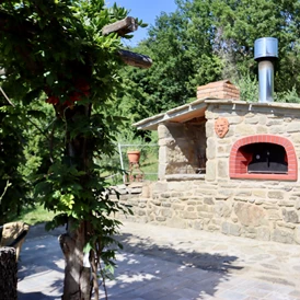 Ferien Bauernhof: Blick auf unseren Pizzaofen und Grill - Agriturismo Casa Bivignano - Toskana