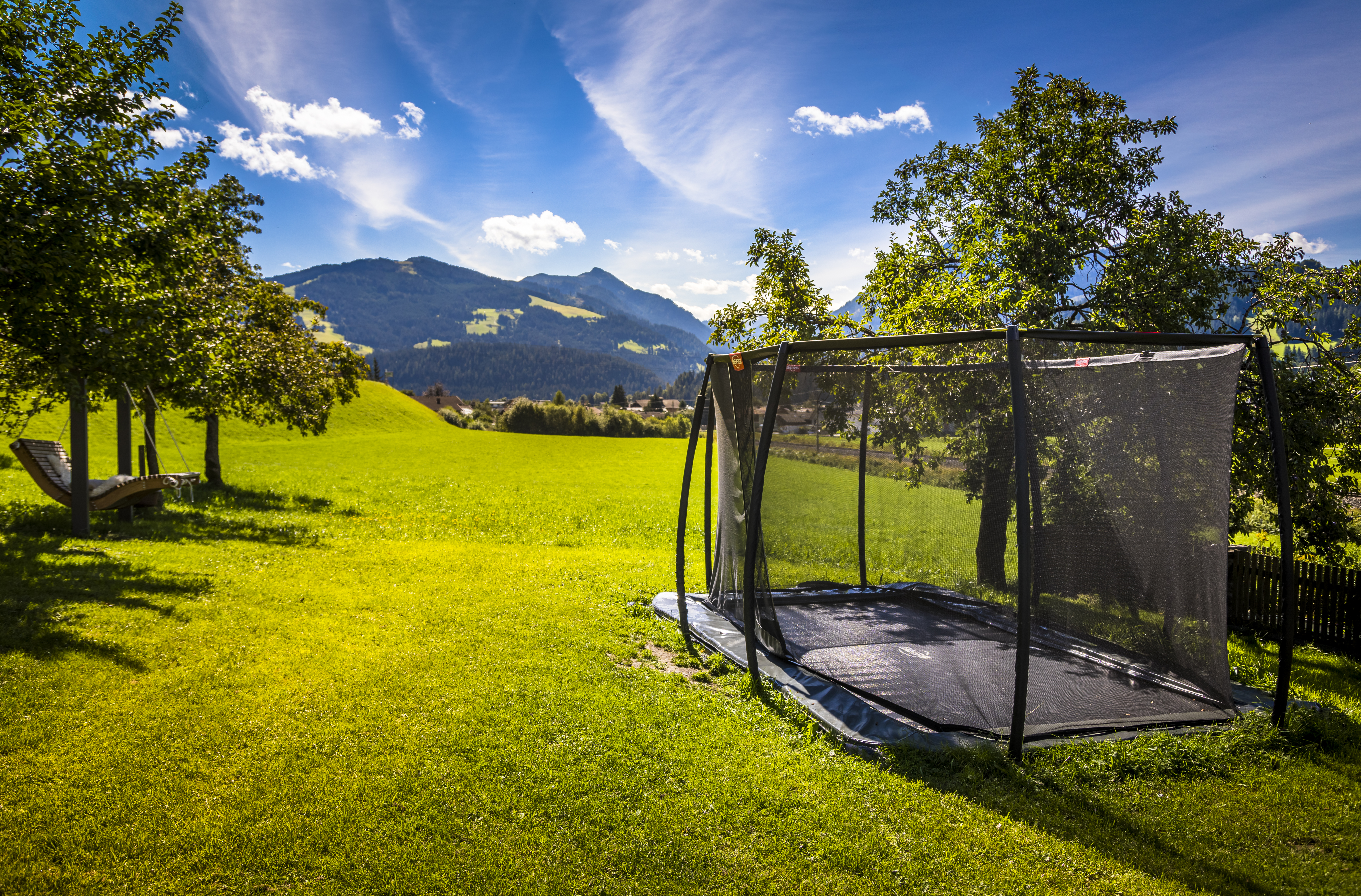 Ferien Bauernhof: Riesentrampolin 5mx3m - Sinnhubgut